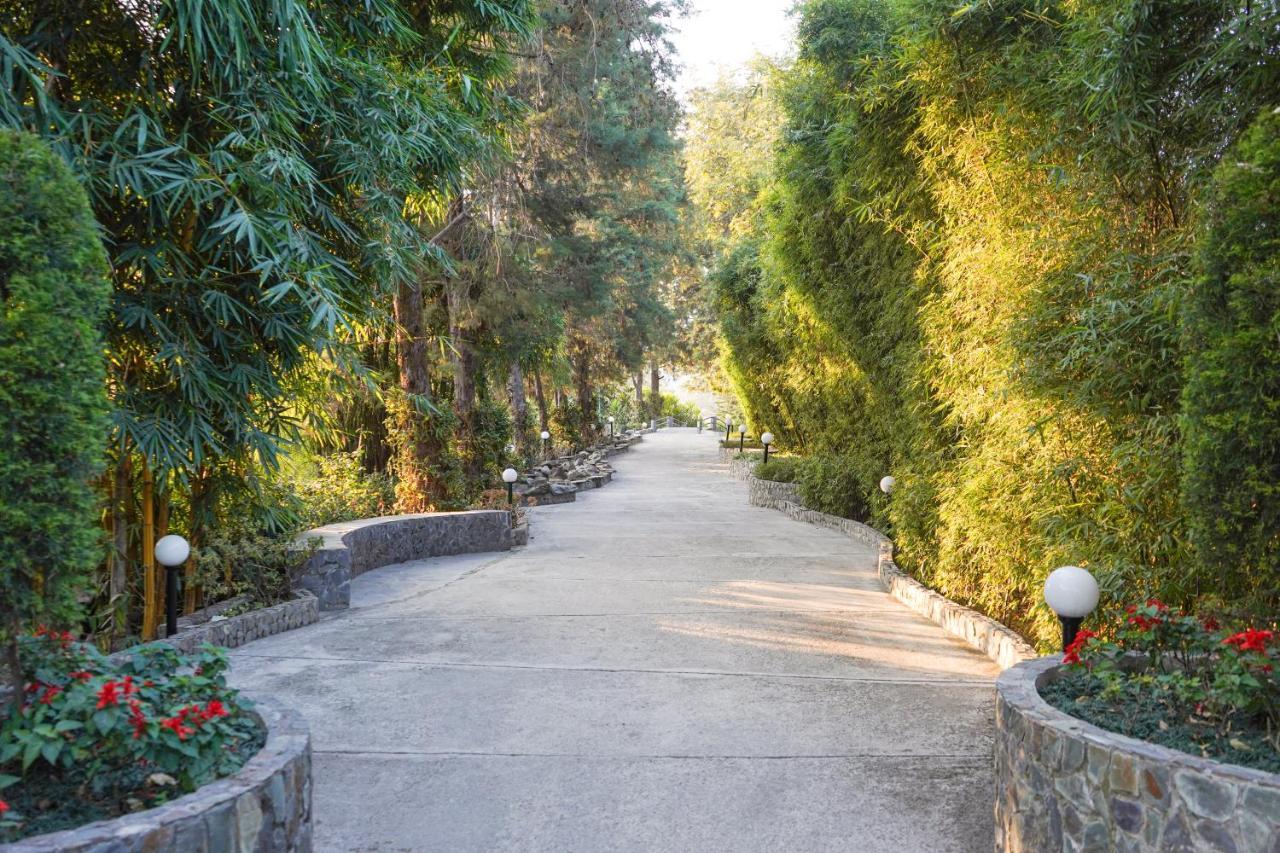 Country Inn Nature Resort Bhīm Tāl Dış mekan fotoğraf